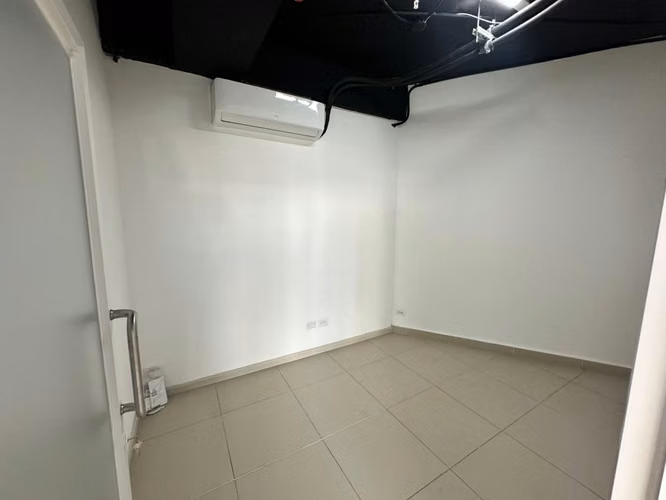 Alquiler de local comercial en Vía Porras – City Plaza - Imagen 7