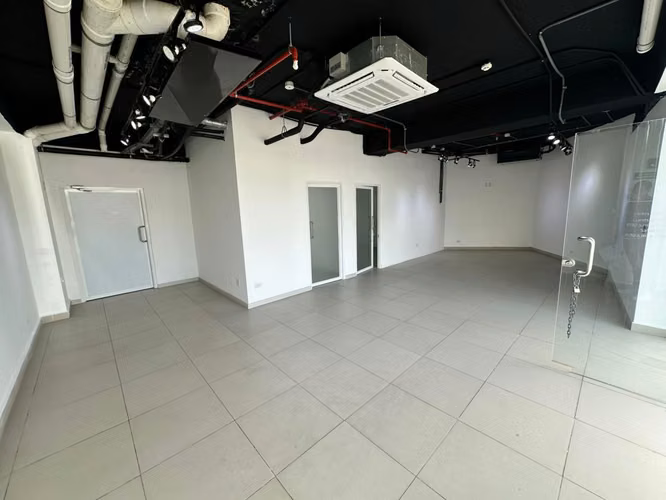 Alquiler de local comercial en Vía Porras – City Plaza - Imagen 1