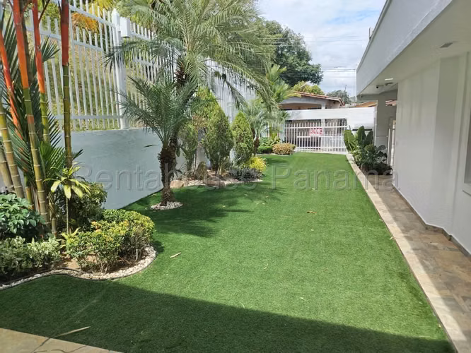 VENDO Casa Moderna de ESQUINA en Brisas del Golf. 300m2 - Imagen 17
