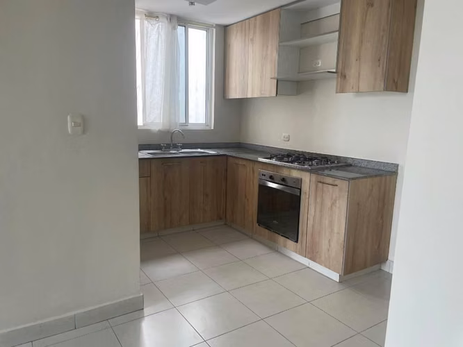 ALQUILER APARTAMENTO LAS ACACIAS - Imagen 3