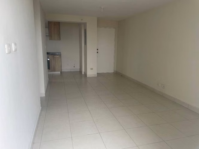 ALQUILER APARTAMENTO LAS ACACIAS - Imagen 5