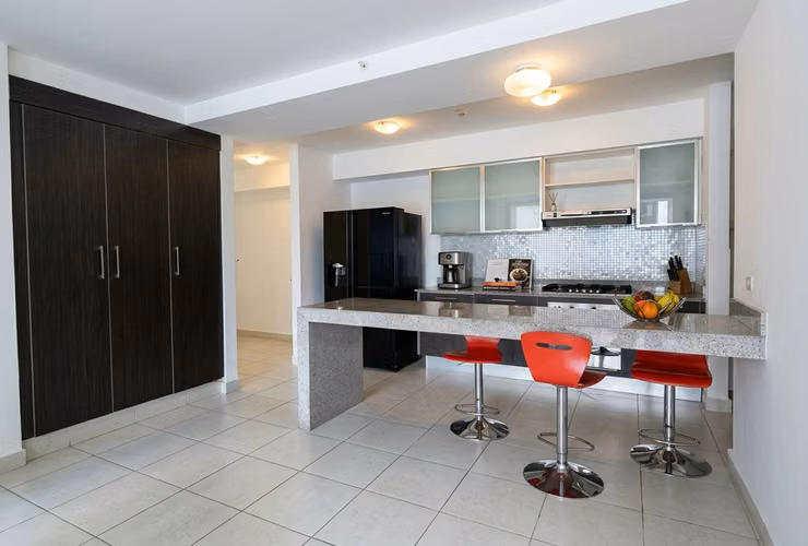 Apartamento en El Cangrejo I con balcón y ubicación premium - Imagen 2