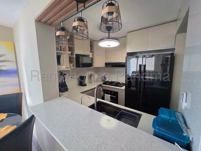 Venta de Apartamento con Línea blanca en Edison Park Ph Belview Towers EC - Imagen 4