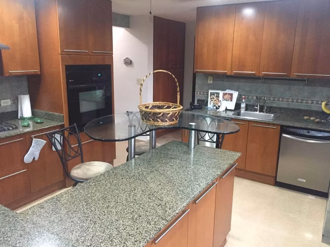 Venta de Casa con Línea blanca en Costa del Este Begonias EC - Imagen 4