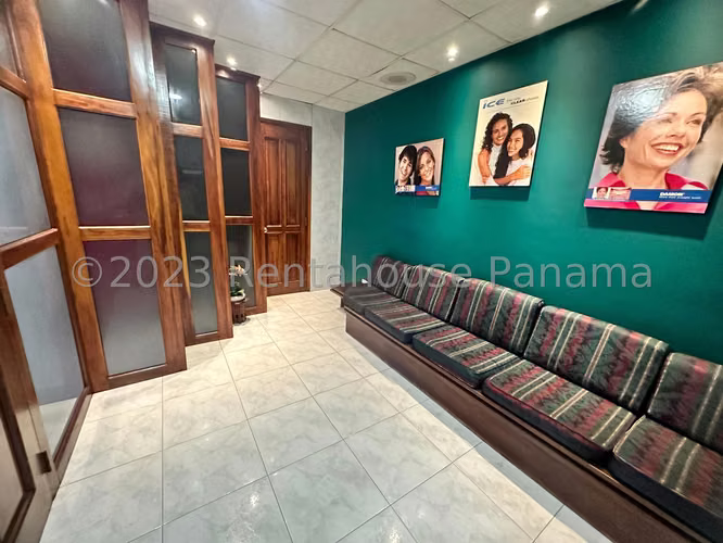 Venta de Consultorio en Obarrio Plaza Ejecutiva
