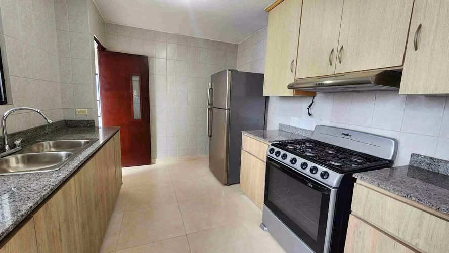 Apartamento Remodelado de 170m² en San Francisco Vista a la Bahía - Imagen 13