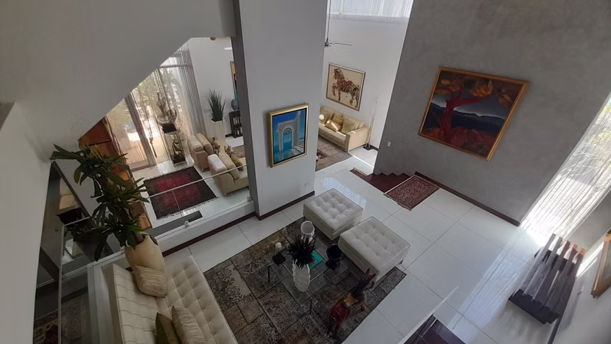 Minimal Houses. 640mts 6r 5.5b piscina $800,000.00neg