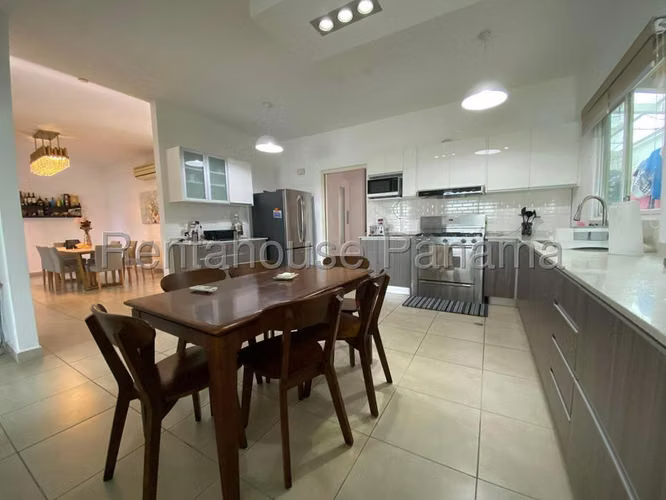 Casa en Venta en Altos de Panama JG - Imagen 8