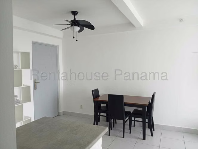 Alquiler de apartamento amoblado, PH Ilo, buen estado - Imagen 15