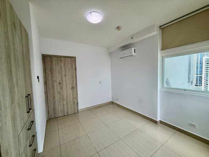 Se vende apartamento en Bella Vista cerca de Parque Urraca - Imagen 2