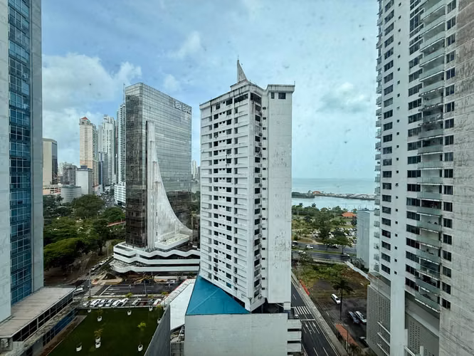 Se vende apartamento en Bella Vista cerca de Parque Urraca
