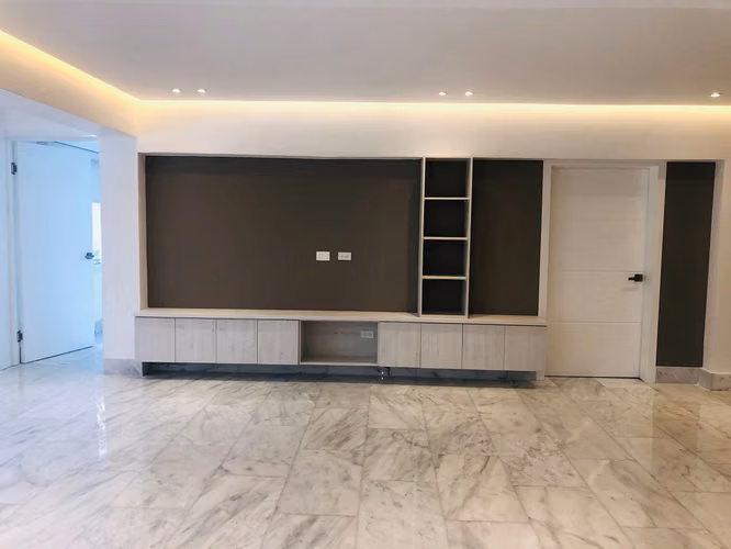 CASA con PISCINA en ALTOS del GOLF - REMODELADA - Lote de 2,500 M² - Imagen 3