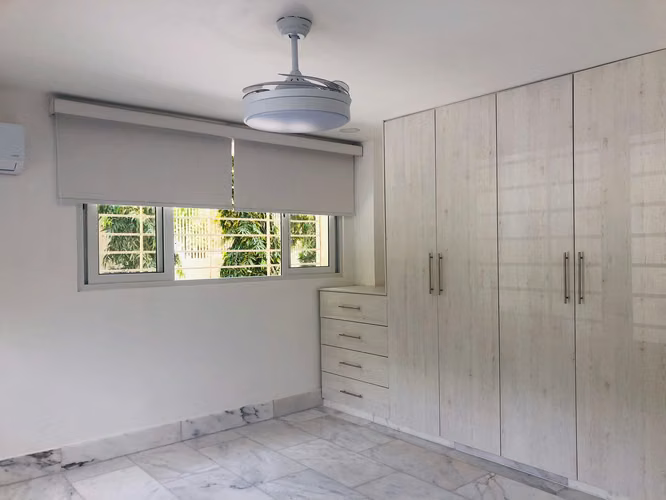 CASA con PISCINA en ALTOS del GOLF - REMODELADA - Lote de 2,500 M² - Imagen 13