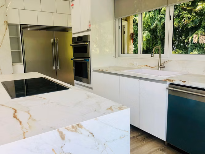 CASA con PISCINA en ALTOS del GOLF - REMODELADA - Lote de 2,500 M² - Imagen 7