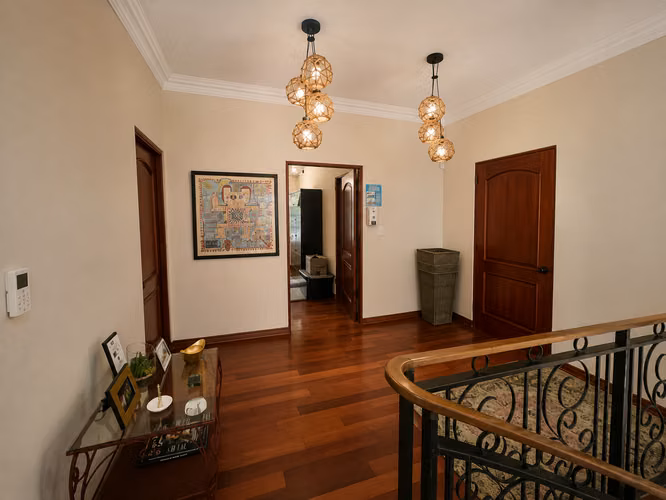 Casa con 995 m² de terreno y 322 m² de construcción - Imagen 6