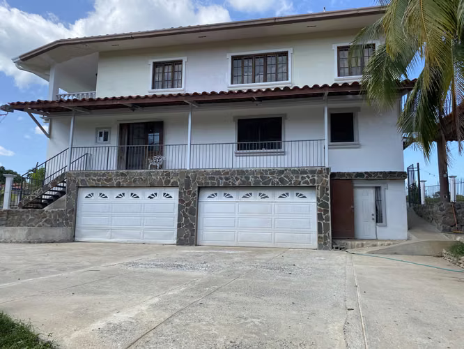 VENTA CASA EN CORONADO (JA) - Imagen 2