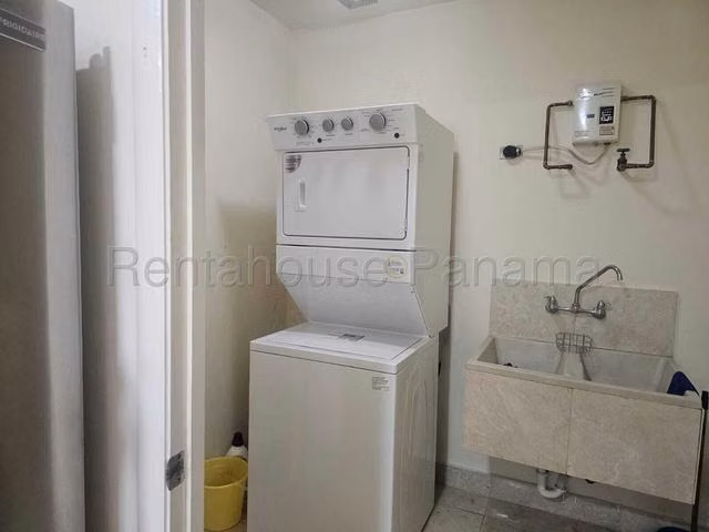 Venta en PH Casa Bonita: Amplio Apartamento de 132m² con Balcón Terraza - 26GP5543 - Imagen 10