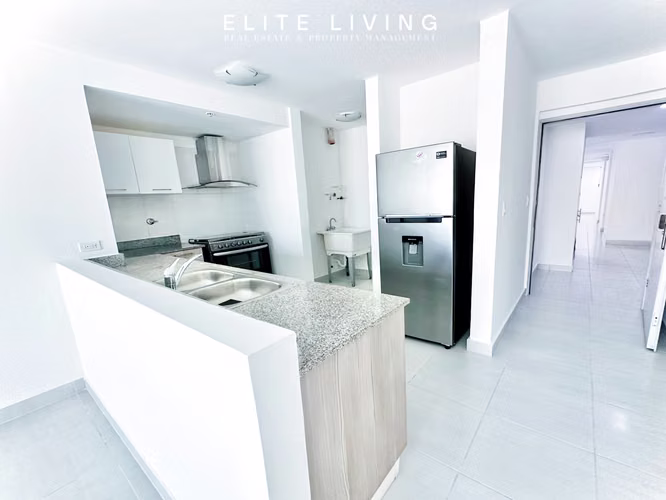 Alquiler Apartamento / PH Metropolitan Park – 78 m2 – 2 Recamaras / Nivel 32 / Vía España - Imagen 3