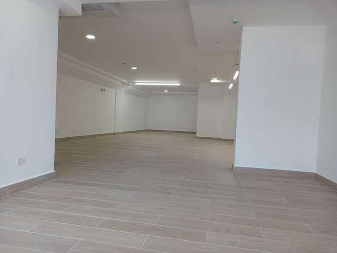 COMMERCIAL SPACE FOR RENT | 170 m² | PRIME VÍA ESPAÑA LOCATION