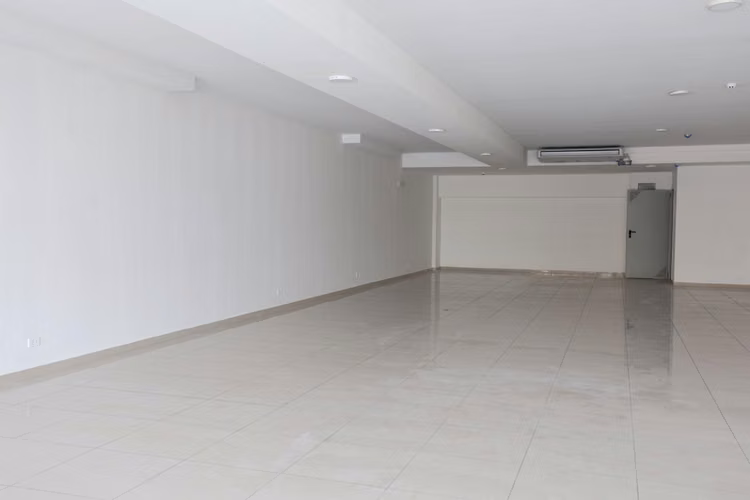 Local Comercial en Alquiler | 170 m² | Vía España