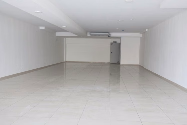 Local Comercial en Alquiler | 170 m² | Vía España