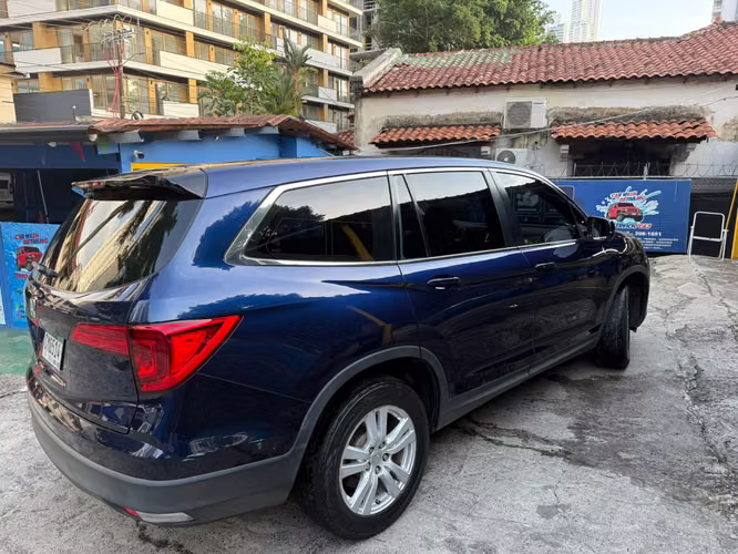 Vendo Honda Pilot 2018 en perfecto estado - Imagen 5