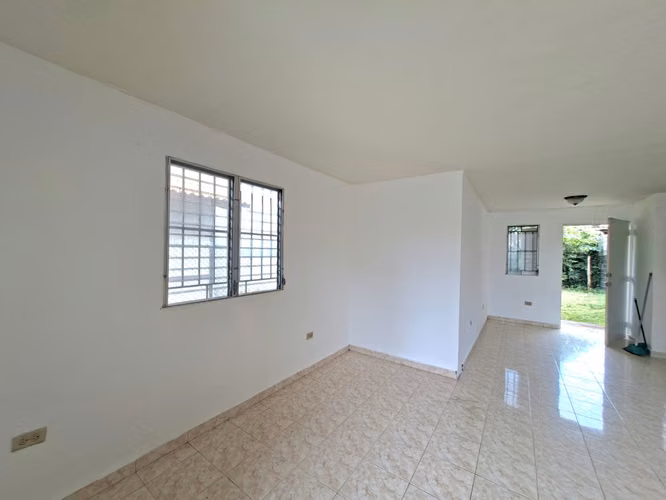 Alquiler Casa de 2 Pisos – Residencial La Estancia, Arraiján (DK)