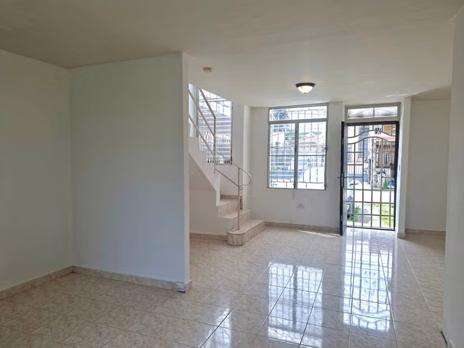 Alquiler Casa de 2 Pisos – Residencial La Estancia, Arraiján (DK)
