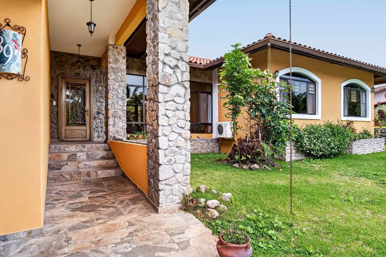 Casa Espaciosa en Boquete Panama - Imagen 3