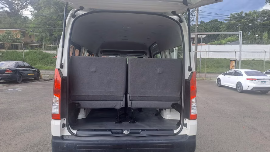 TOYOTA HIACE 2025 - Imagen 8