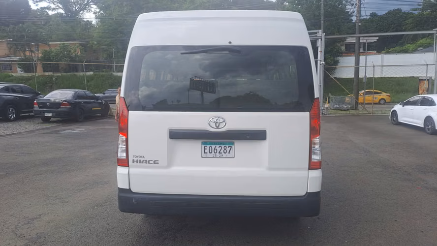 TOYOTA HIACE 2025 - Imagen 3