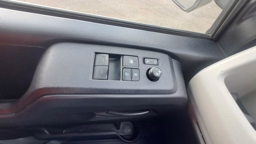 TOYOTA HIACE 2025 - Imagen 14