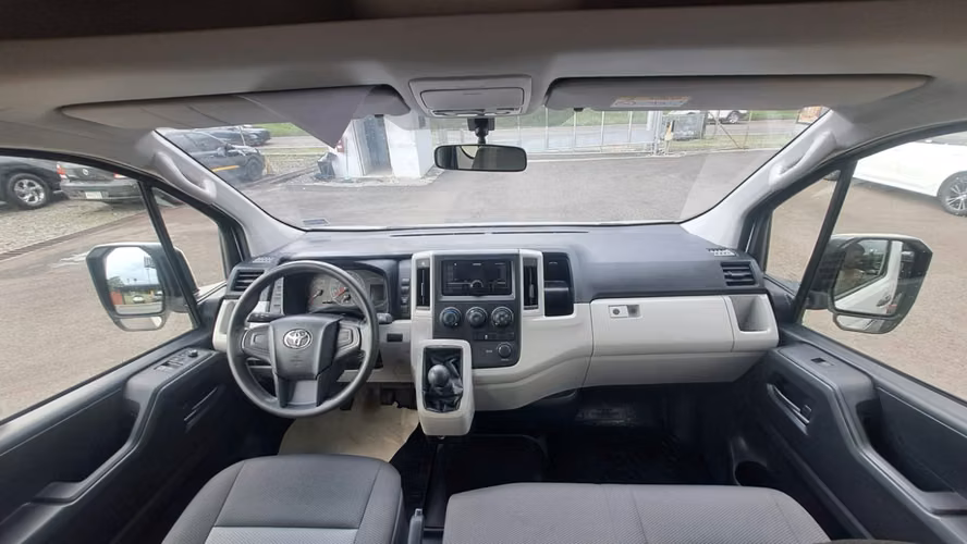 TOYOTA HIACE 2025 - Imagen 9