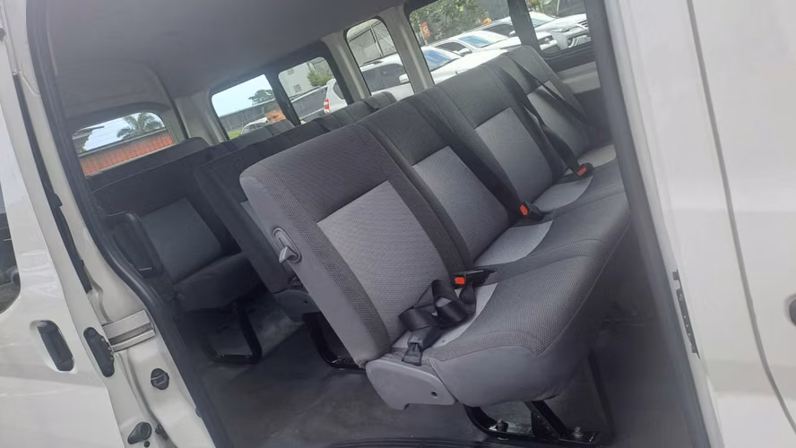 TOYOTA HIACE 2025 - Imagen 11