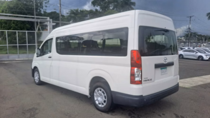 TOYOTA HIACE 2025 - Imagen 2