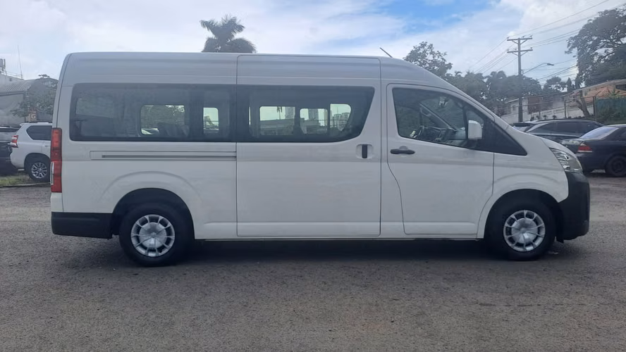 TOYOTA HIACE 2025 - Imagen 5