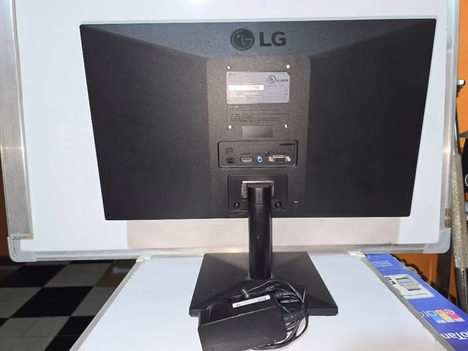 Monitor de Computadora LG - Imagen 2