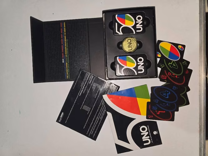 Juego de cartas de UNO de los 50 Aniversario de Mattel
