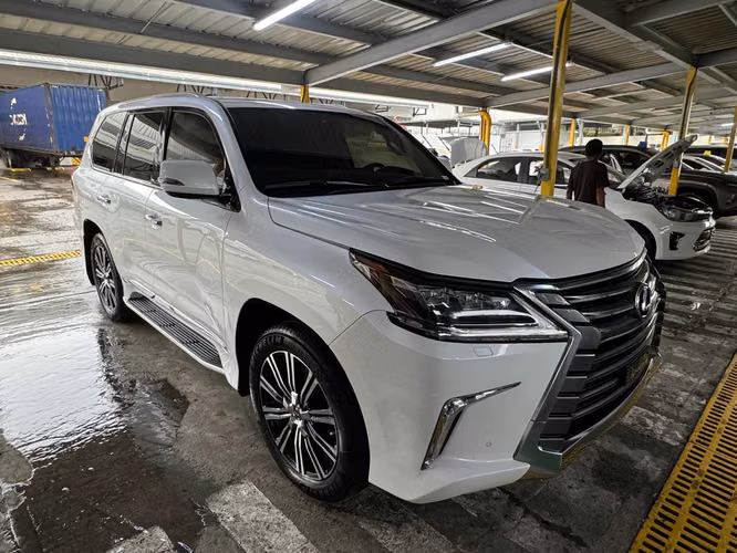 LEXUS LX - Imagen 1