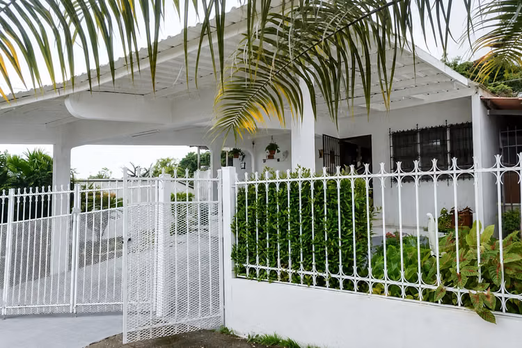 Casa en El Bosque | 622 m² de terreno, terraza y 3 recámaras