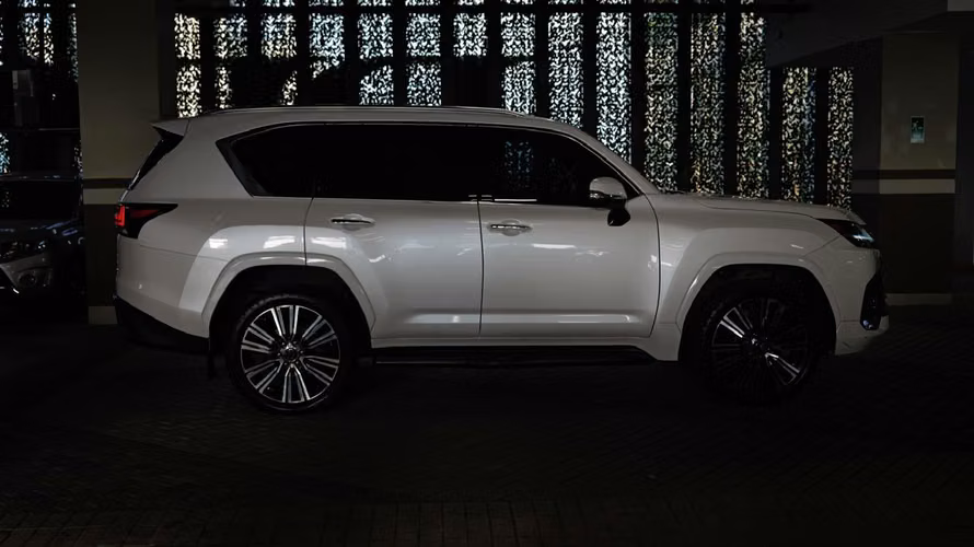 LEXUS LX 600 AÑO 2023 - Imagen 3