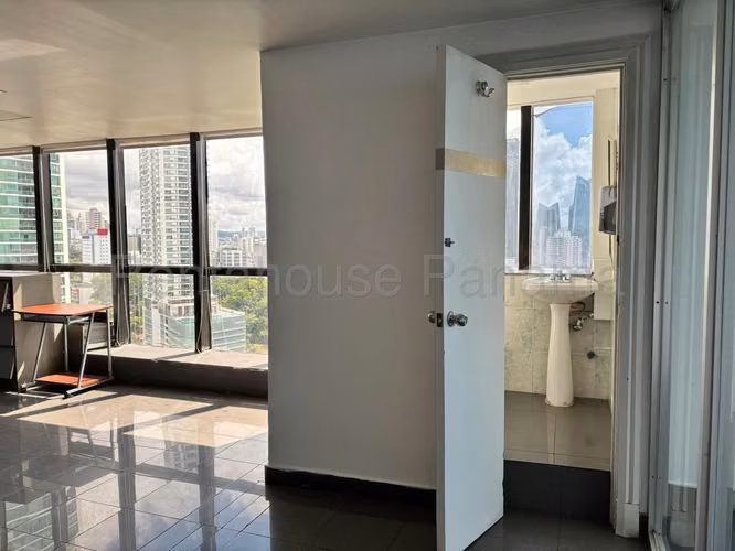 Oficina de 500 m² en Alquiler en Avenida Balboa 27PPM1476