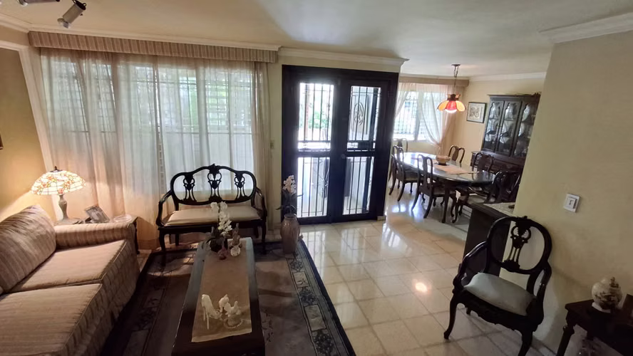 La Loma. 402mts 3r 2.5b Terraza patio $335,000.00neg - Imagen 9