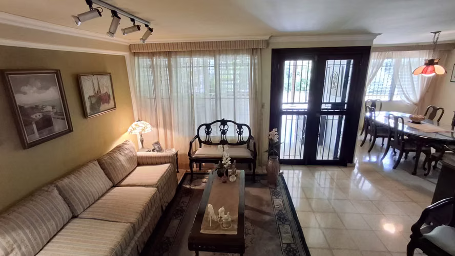 La Loma. 402mts 3r 2.5b Terraza patio $335,000.00neg - Imagen 10
