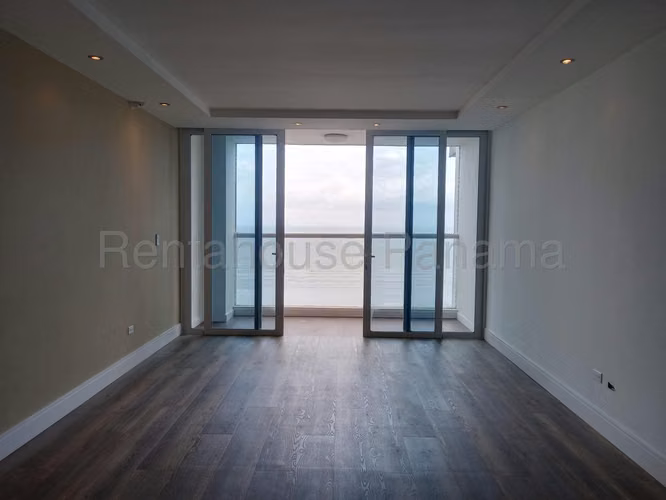 Vendo Apartamento en Costa del Este LC27-1495