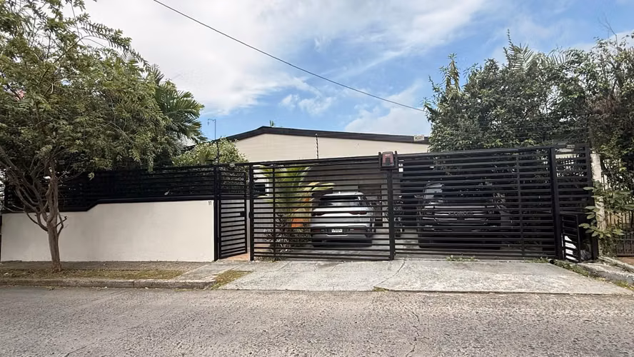 SE VENDE ACOGEDORA CASA EN VIÑA DEL MAR, SAN FRANCISCO