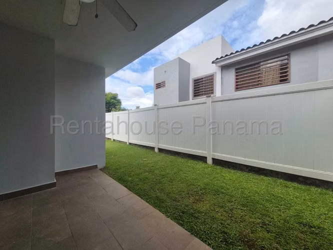 27789. Se vende casa esquinera, 200m, 3 recámaras, 3.5 baños, CBE, jardín - Imagen 5