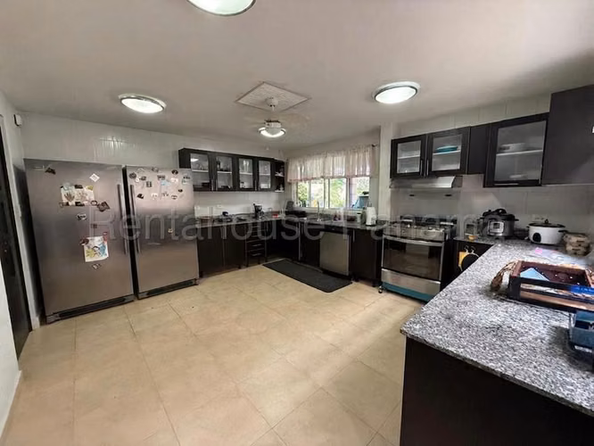 271168. Se vende casa 250m, 3 recámaras, 3.5 baños, CBE, jardín - Imagen 12