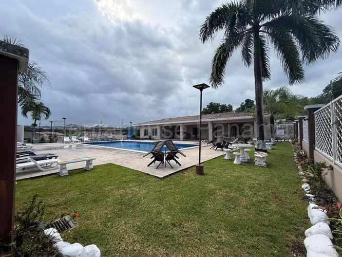 271168. Se vende casa 250m, 3 recámaras, 3.5 baños, CBE, jardín - Imagen 5