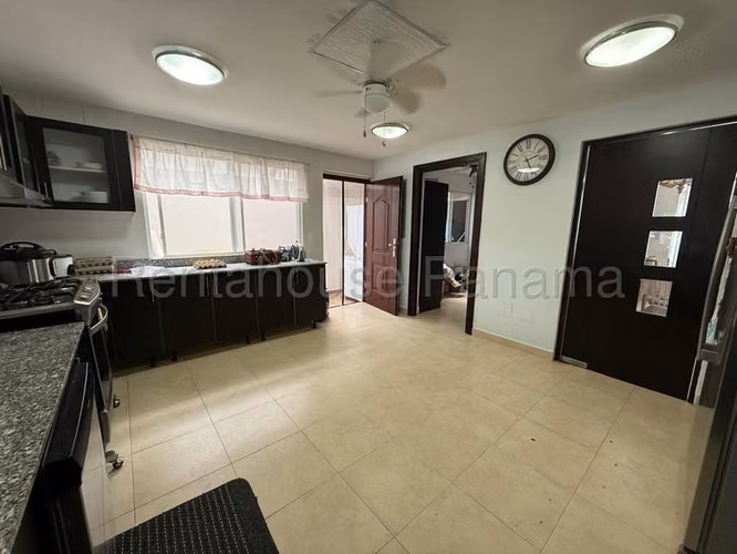 271168. Se vende casa 250m, 3 recámaras, 3.5 baños, CBE, jardín - Imagen 18